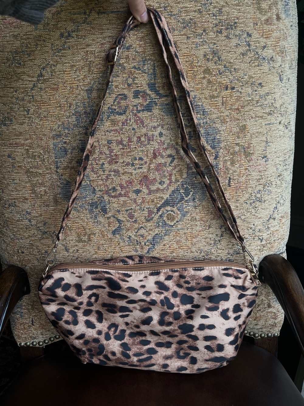 In’s Brand Leopard Print Shoulder Bag